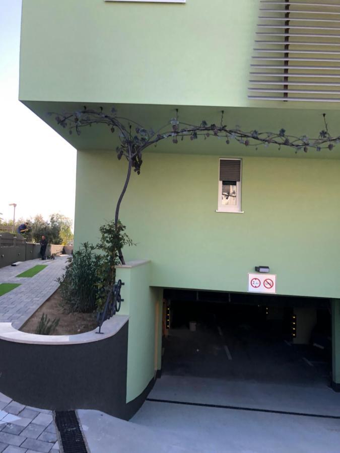 Apartment B Split