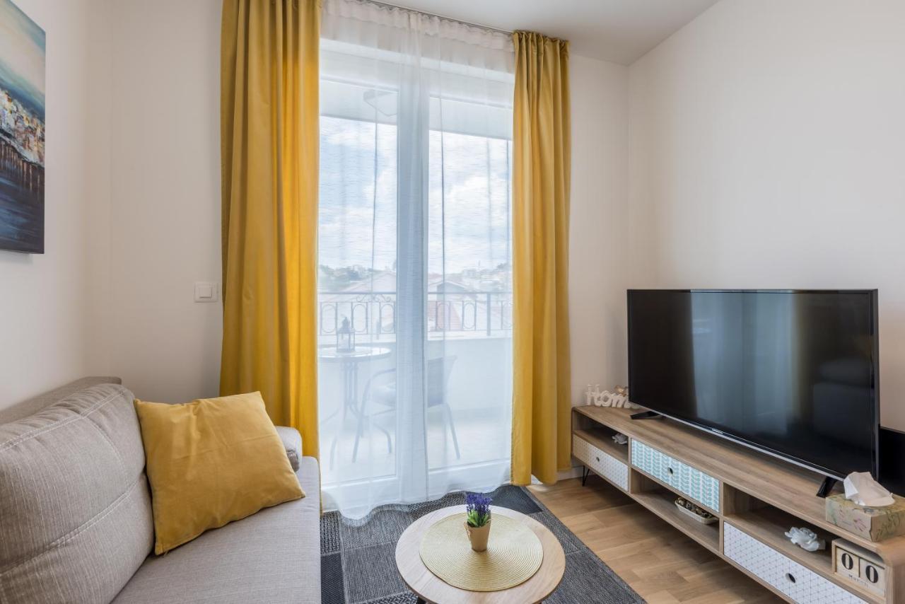 B Apartment Split